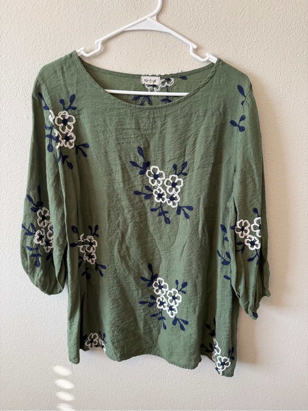 Kindred Anthropologie Green Floral Embroidered Top 3/4 Sleeves Plus Size Flowy